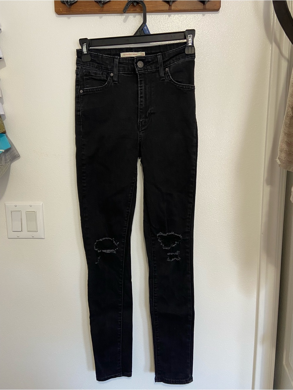 Levi's Black High-Rise Distressed Skinny Jeans